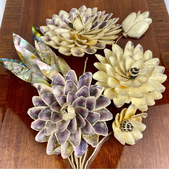 Vintage shell art picture, flowers, floral purple white, mother of pearl, Spain - Picture 3 of 13